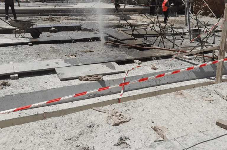 Steel reinforcement fixed in a concrete slab